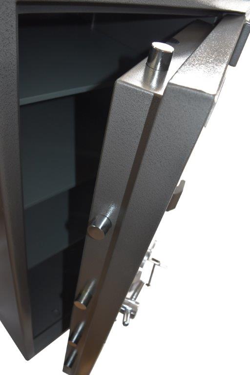 csv_image script plat_bond_b07_bolts.jpg